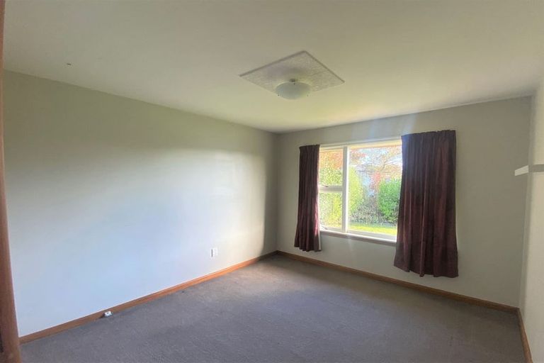 Photo of property in 8 Glenora Place, Hornby, Christchurch, 8042