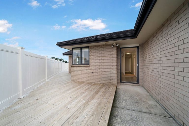 Photo of property in 7 Anna Lane, Glen Eden, Auckland, 0602