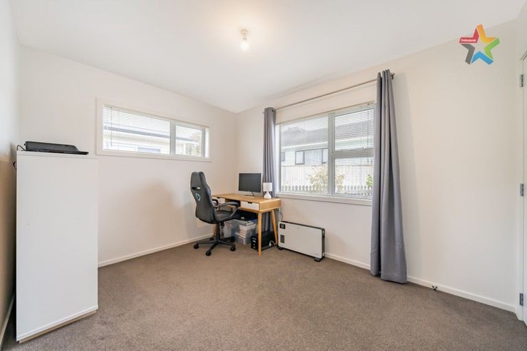 Photo of property in 25a Wainuiomata Road, Wainuiomata, Lower Hutt, 5014