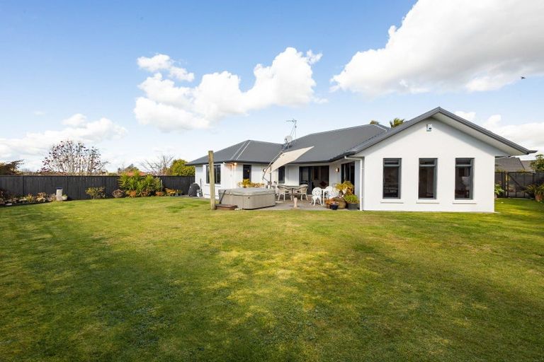 Photo of property in 16 Strathconnan Court, Rototuna, Hamilton, 3210