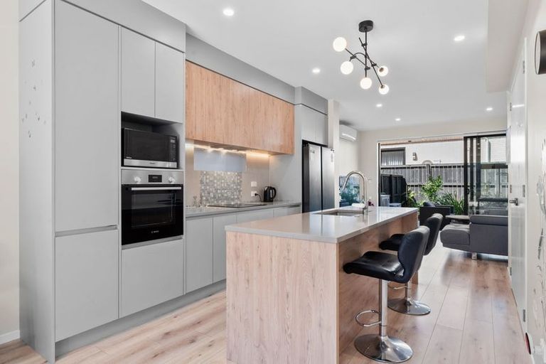 Photo of property in 17 Peihana Road, Hobsonville, Auckland, 0616