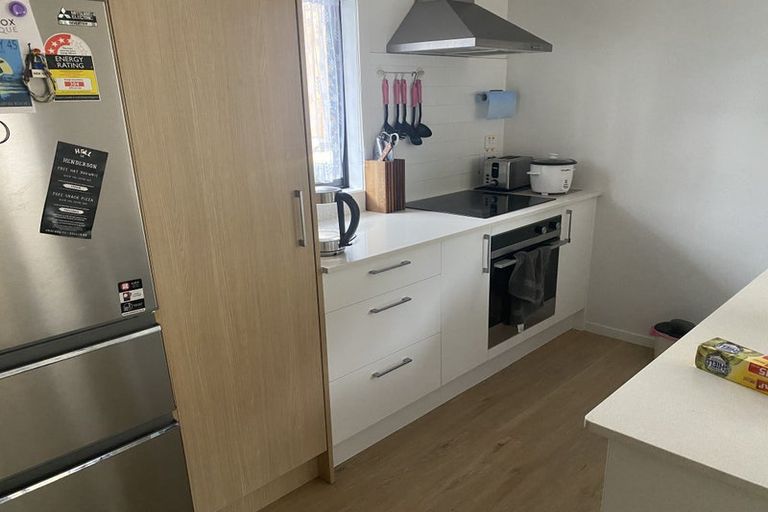 Photo of property in 3/4 Harry Ward Place, Henderson, Auckland, 0610