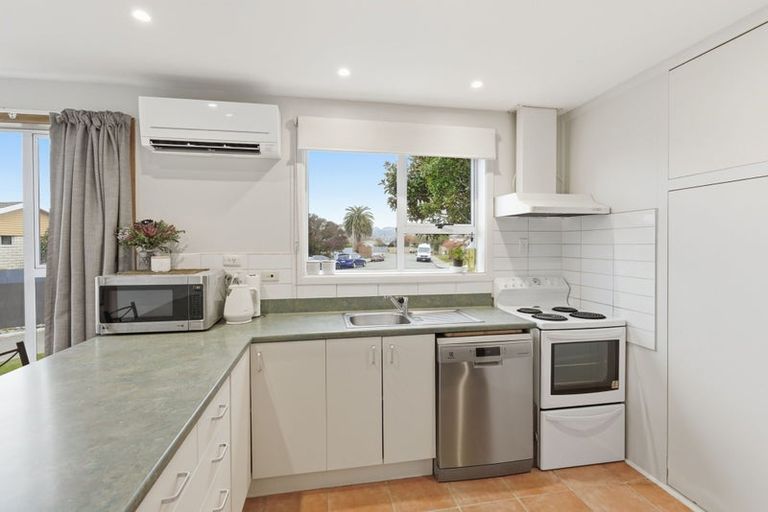 Photo of property in 16 Pethig Place, Halswell, Christchurch, 8025