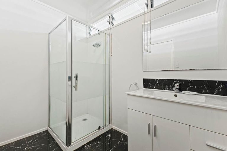 Photo of property in 2/5 Norfolk Place, Papatoetoe, Auckland, 2025