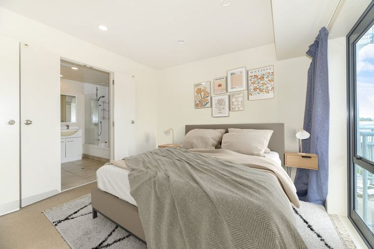 Photo of property in 3i/10 Crown Lynn Place, New Lynn, Auckland, 0600