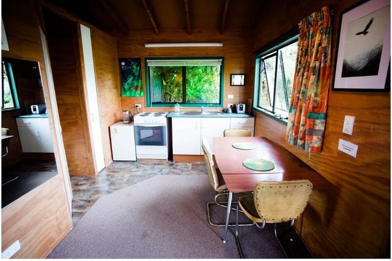 Photo of property in 426 Scenic Drive, Waiatarua, Auckland, 0612