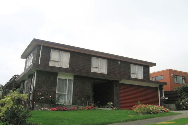 Photo of property in 5 Bede Grove, Tawa, Wellington, 5028