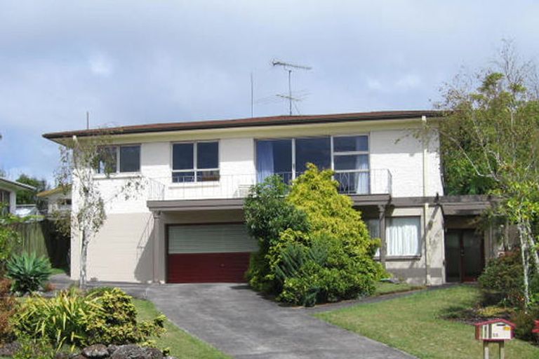 Photo of property in 22 Lydford Place, Glendene, Auckland, 0602
