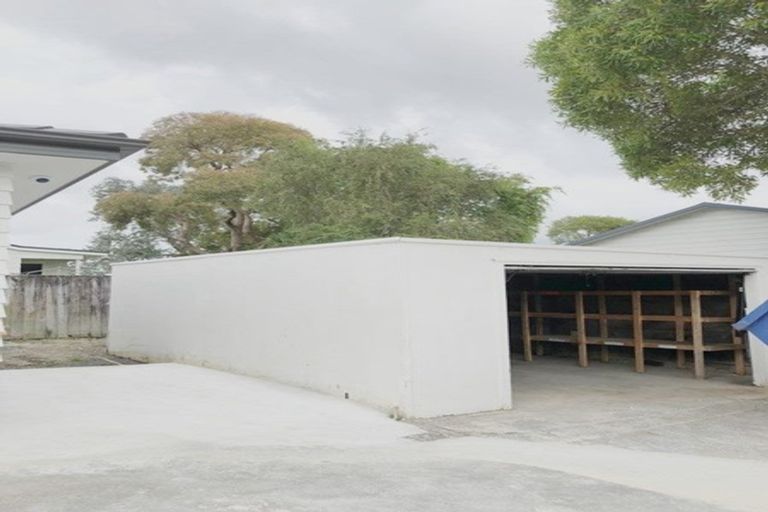 Photo of property in 127 Moire Road, West Harbour, Auckland, 0618