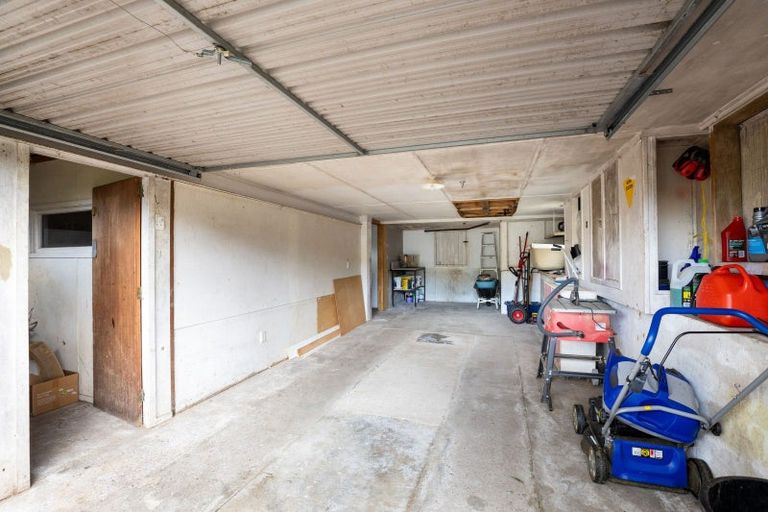 Photo of property in 5 Oranga Street, Marfell, New Plymouth, 4310