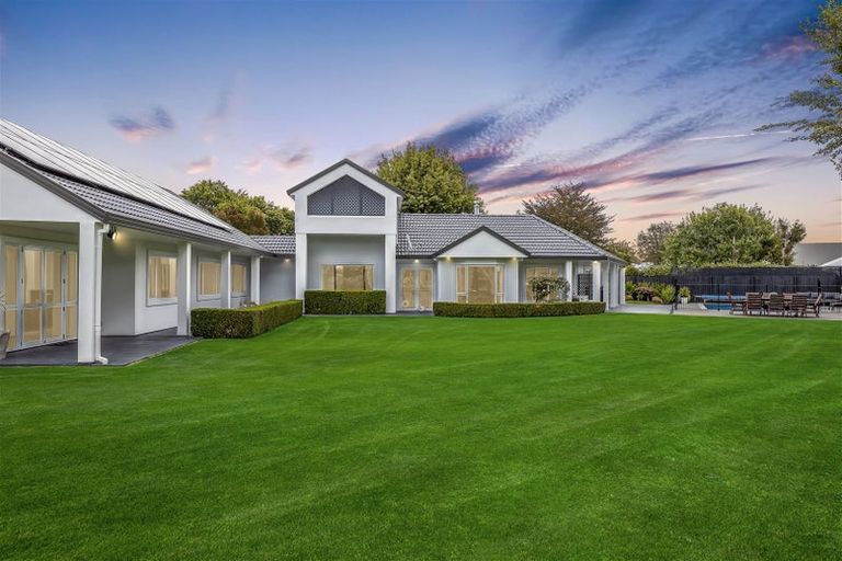 Photo of property in 52 Regent's Park Drive, Casebrook, Christchurch, 8051