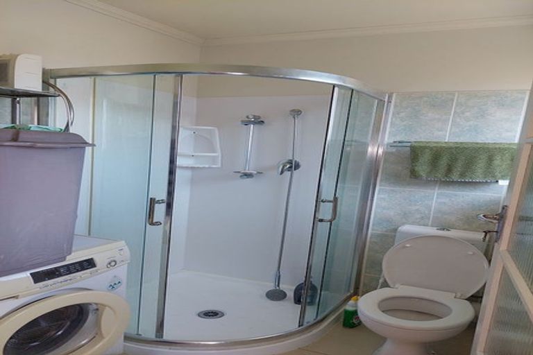 Photo of property in 73 Tiraumea Drive, Pakuranga, Auckland, 2010