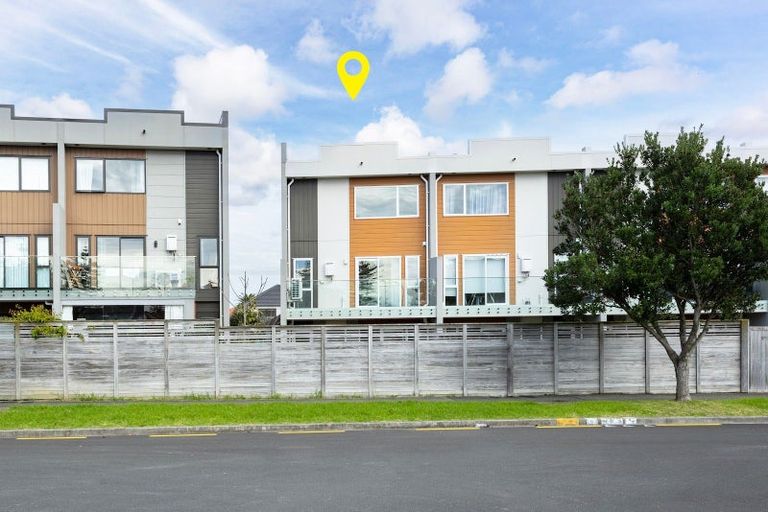 Photo of property in 101 Bordeaux Parade, Te Atatu South, Auckland, 0610