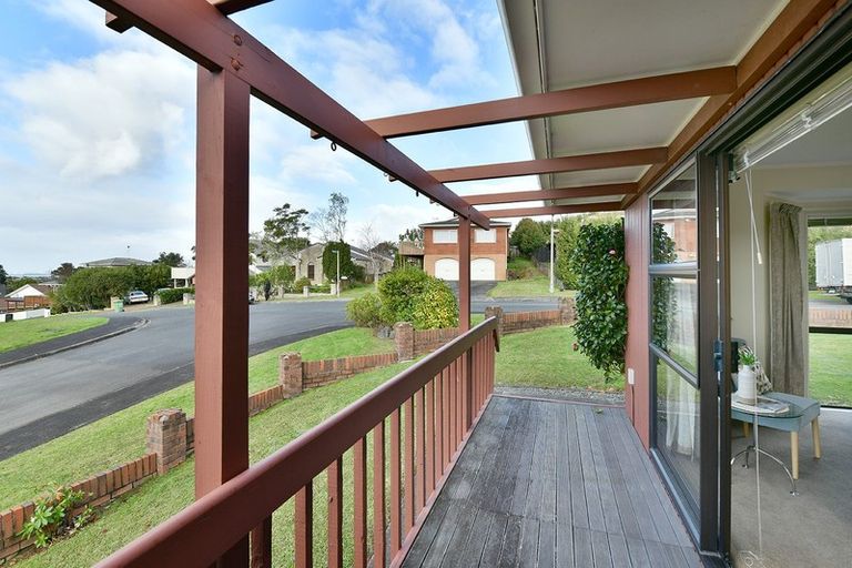 Photo of property in 16 Petrel Place, Massey, Auckland, 0614