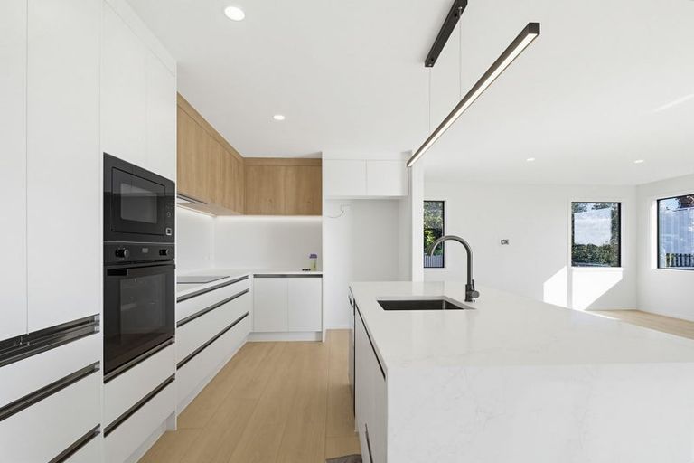 Photo of property in 8a Cedar Terrace, Stanmore Bay, Whangaparaoa, 0932