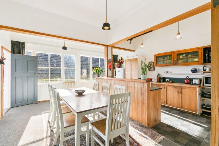 Photo of property in 201 Melbourne Road, Island Bay, Wellington, 6023