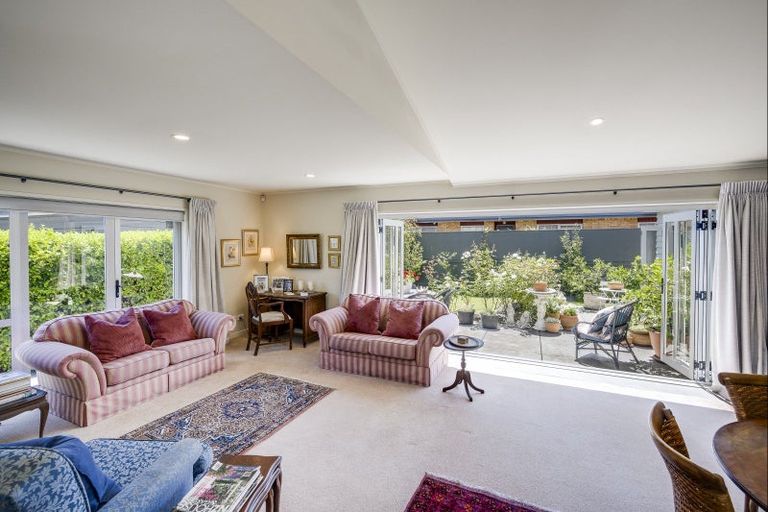 Photo of property in 28a Middle Road, Havelock North, 4130