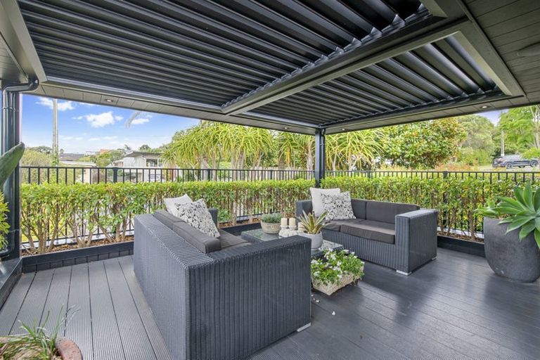 Photo of property in 24a Penning Road, Castor Bay, Auckland, 0620