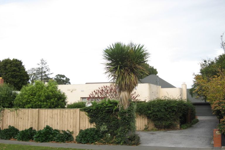 Photo of property in 81a Yaldhurst Road, Sockburn, Christchurch, 8042