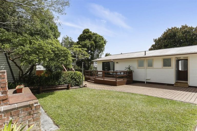 Photo of property in 29 Cron Avenue, Te Atatu South, Auckland, 0610