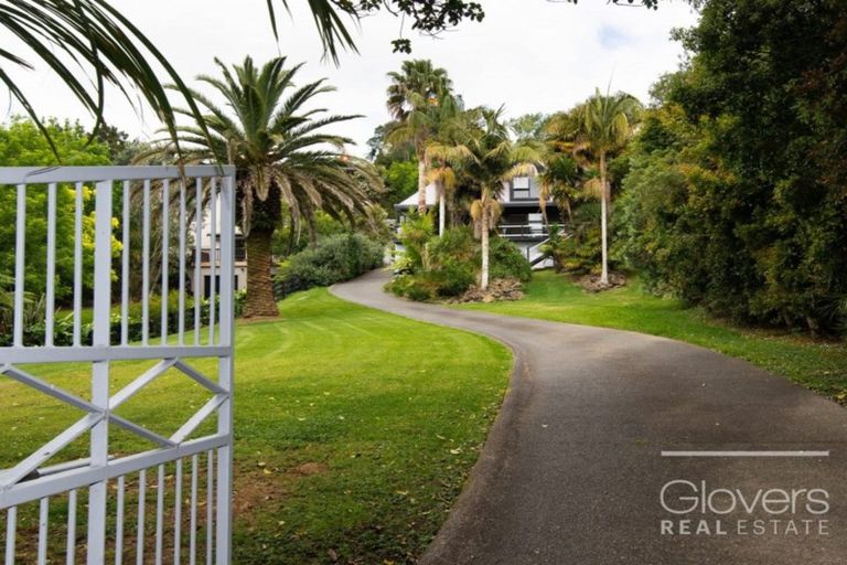 Photo of property in 22 Rimu Road, Oratia, Auckland, 0604
