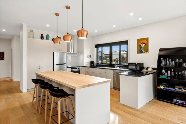 Photo of property in 8 Hebbard Court, Albert Town, Wanaka, 9305