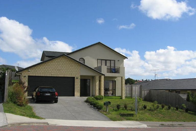 Photo of property in 27 Black Teal Close, Unsworth Heights, Auckland, 0632