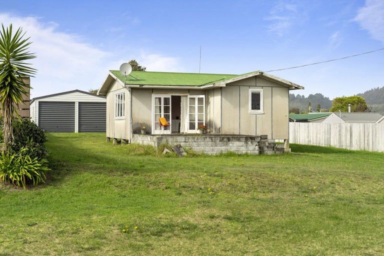 Photo of property in 207 Tamaki Road, Whangamata, 3620