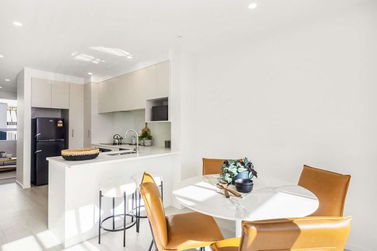 Photo of property in 11/2 Moor Avenue, Te Atatu Peninsula, Auckland, 0610