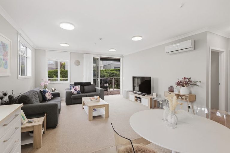 Photo of property in 76 Rewa Rewa Lane, Orewa, 0931