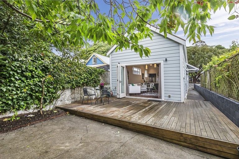 Photo of property in 121 Aro Street, Aro Valley, Wellington, 6021