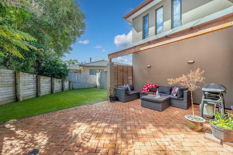 Photo of property in 29 Hogarth Rise, West Harbour, Auckland, 0618