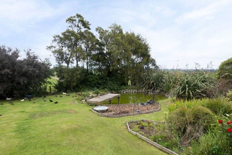 Photo of property in 70 Tokomaru Road East, Tokomaru, Palmerston North, 4474