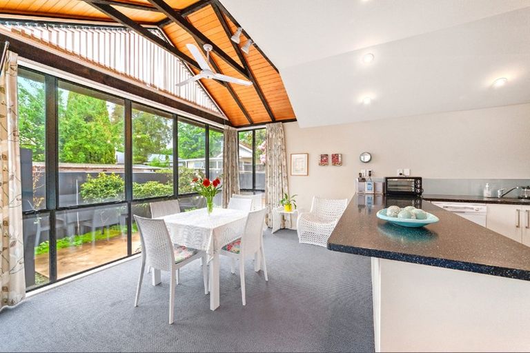 Photo of property in 2/95 Saint James Avenue, Papanui, Christchurch, 8053