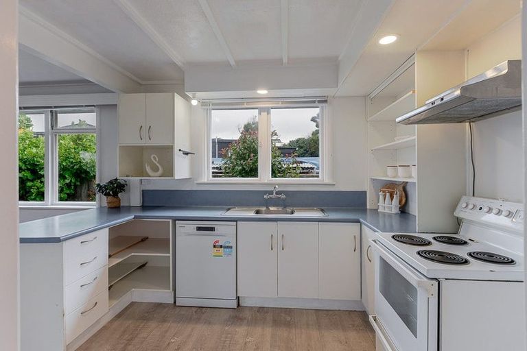 Photo of property in 12 Kiwi Road, Raumati Beach, Paraparaumu, 5032