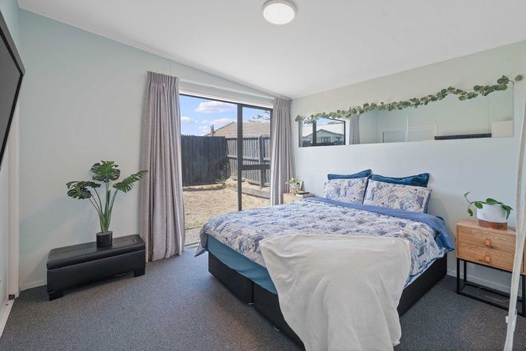 Photo of property in 9a Cuffs Road, Wainoni, Christchurch, 8061