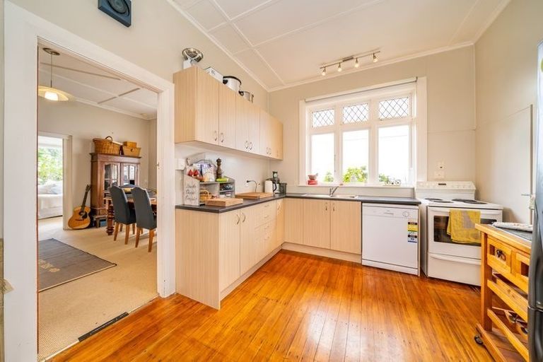 Photo of property in 6 Penrose Street, Woburn, Lower Hutt, 5010