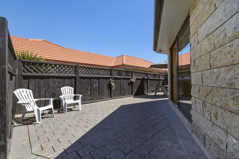 Photo of property in 11 Alpine Grove, Kelvin Grove, Palmerston North, 4414