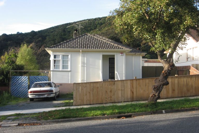 Photo of property in 56 Wilkie Crescent, Naenae, Lower Hutt, 5011