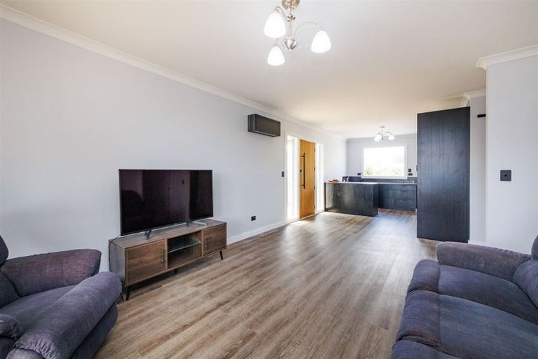 Photo of property in 6 Collins Crescent, Feilding, 4702