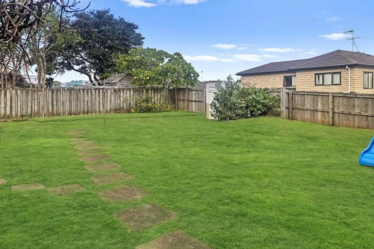 Photo of property in 31 Danbury Drive, Torbay, Auckland, 0630
