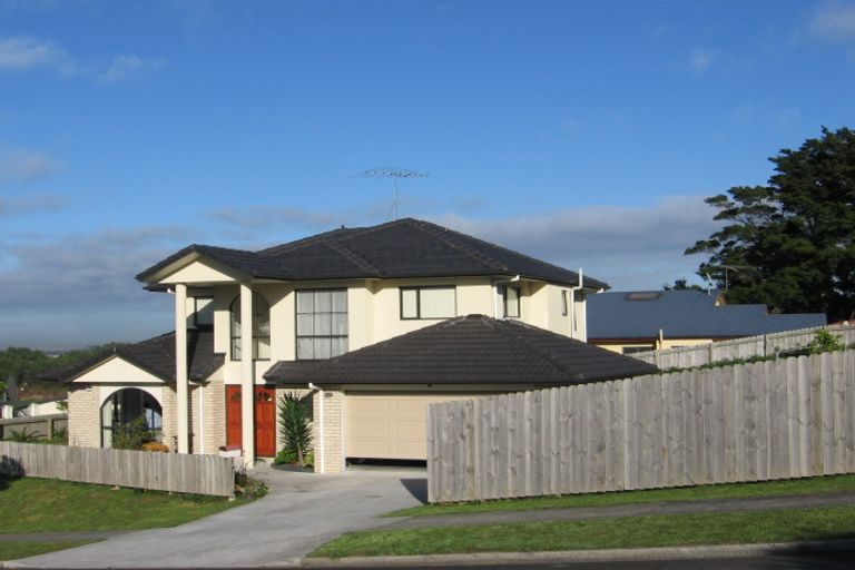 Photo of property in 2 Chieftain Rise, Goodwood Heights, Auckland, 2105