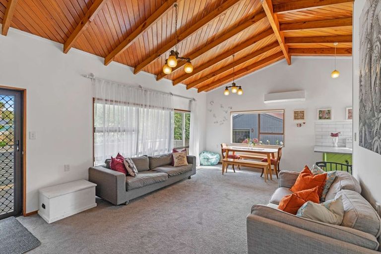 Photo of property in 17 Te Moau Avenue, Parakai, 0830