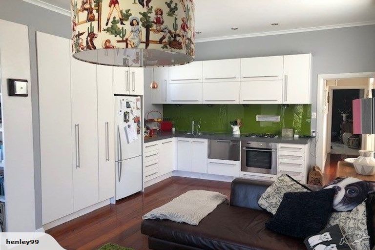 Photo of property in 10 Milton Street, Berhampore, Wellington, 6023