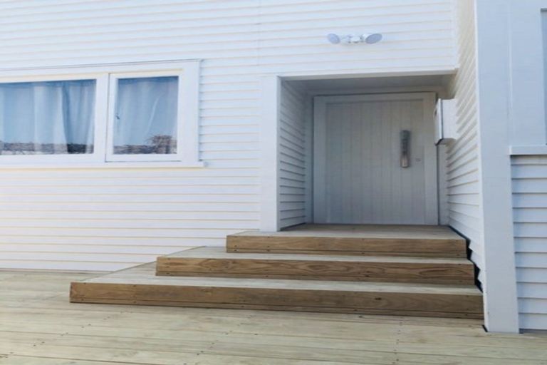 Photo of property in 2/39 Esmonde Road, Takapuna, Auckland, 0622