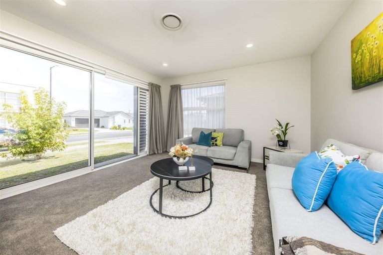 Photo of property in 19 Hollowout Street, Takanini, 2112