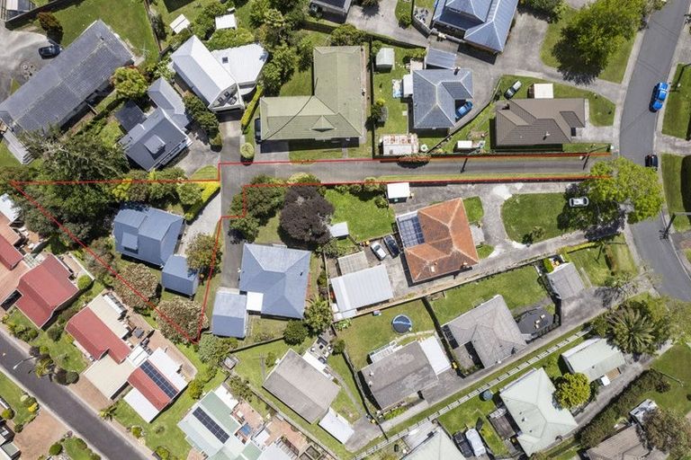 Photo of property in 2/16 Duncan Avenue, Te Atatu South, Auckland, 0610