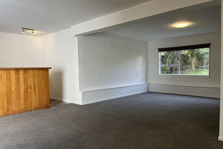 Photo of property in 20 Santiago Crescent, Unsworth Heights, Auckland, 0632