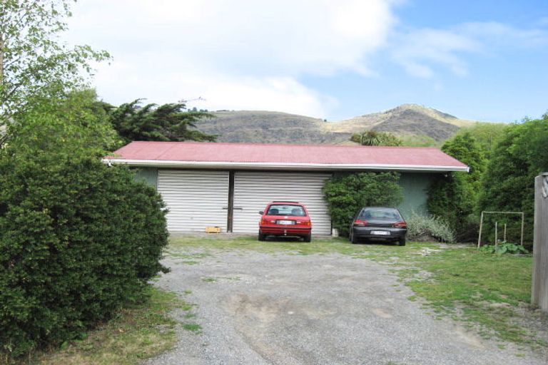 Photo of property in 2 Ardtrea Lane, Heathcote Valley, Christchurch, 8022