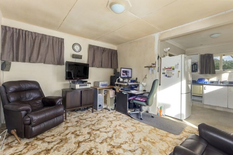 Photo of property in 144 Kamahi Street, Stokes Valley, Lower Hutt, 5019